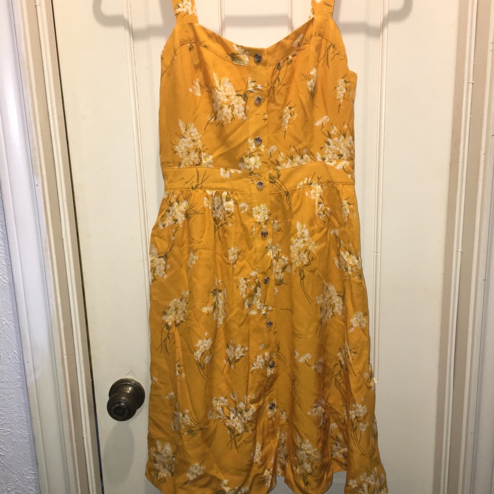 🆕🚫SOLD🔥Madewell 💯% silk 🔥front button dress - Picture 3 of 5